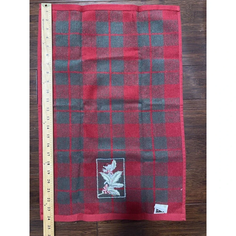 Kohls Christmas Holly 2 PC Set Hand Towels Red Green Plaid Winter 100% Cotton